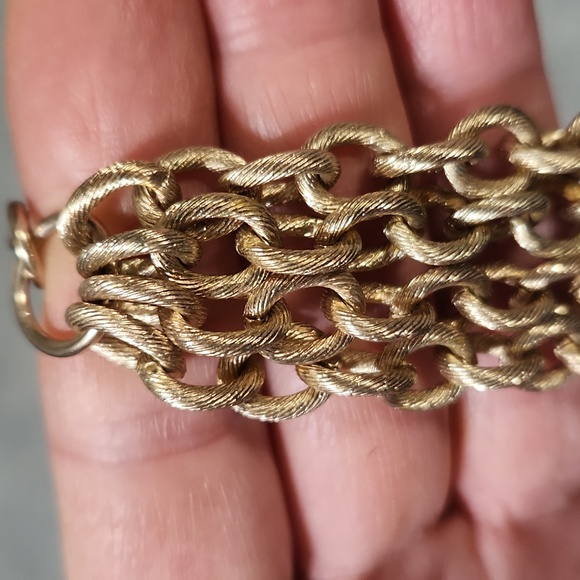 4 strands brushed layered gold toned chains - Picture 3 of 5